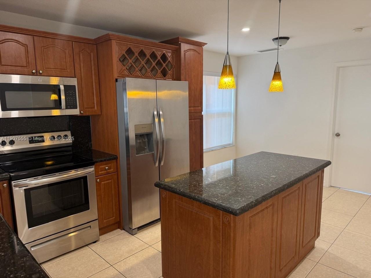 15530 Sw 26th Ter - Photo 5 of 26