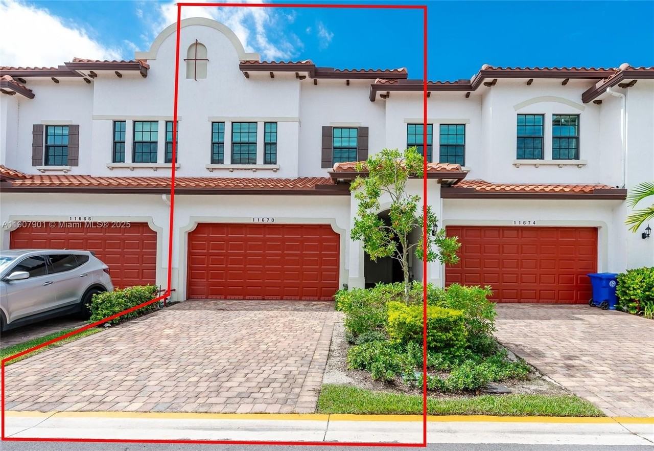 11670 Southwest 13th Lane #11670 - Photo 2 of 38