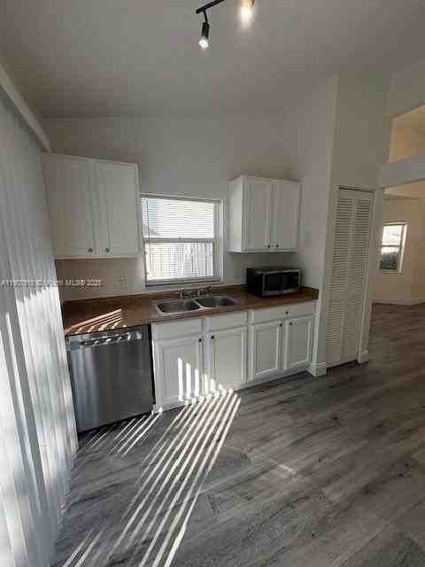 1141 Southwest 111th Way - Photo 4 of 19