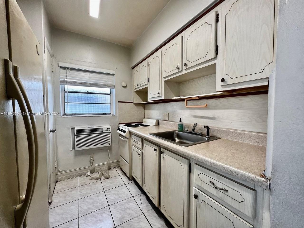 8531 Harding Ave #1 - Photo 6 of 9