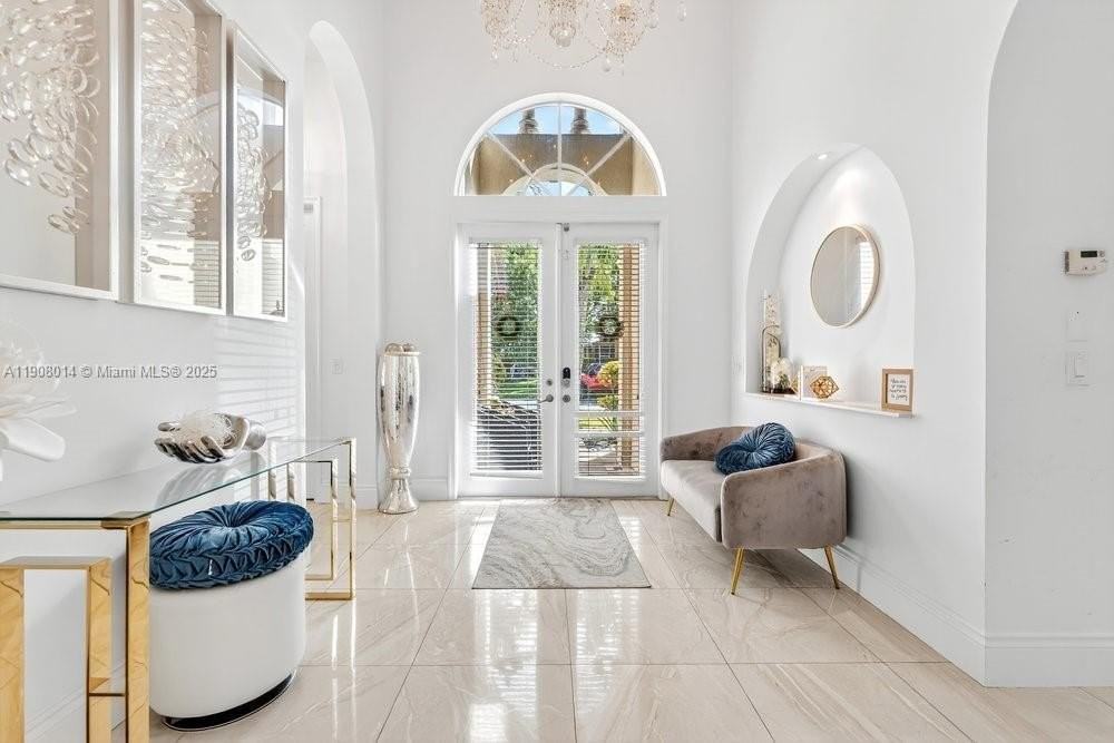 6313 Paradise Cv - Photo 2 of 37