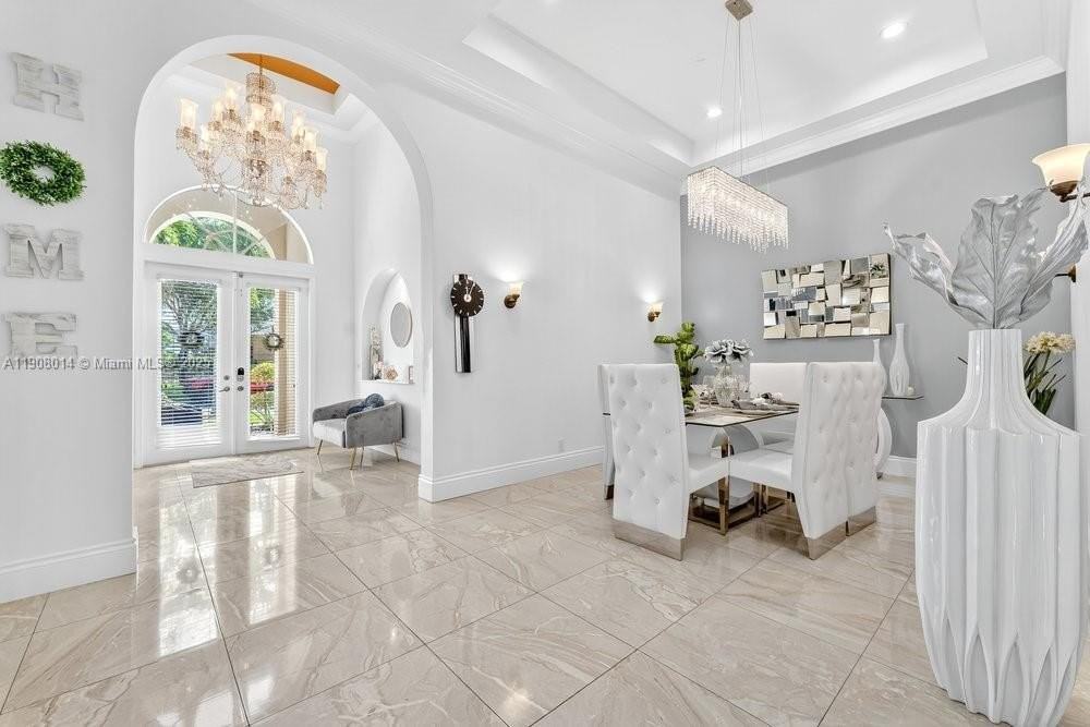 6313 Paradise Cv - Photo 3 of 37