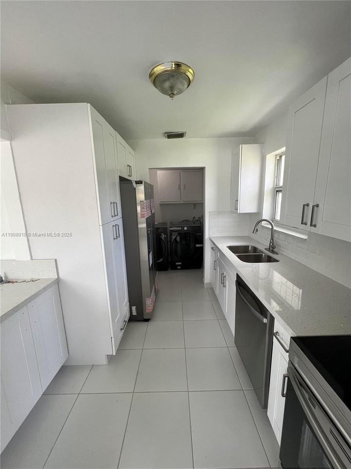 1600 Sw 71st Ct #NA - Photo 5 of 15