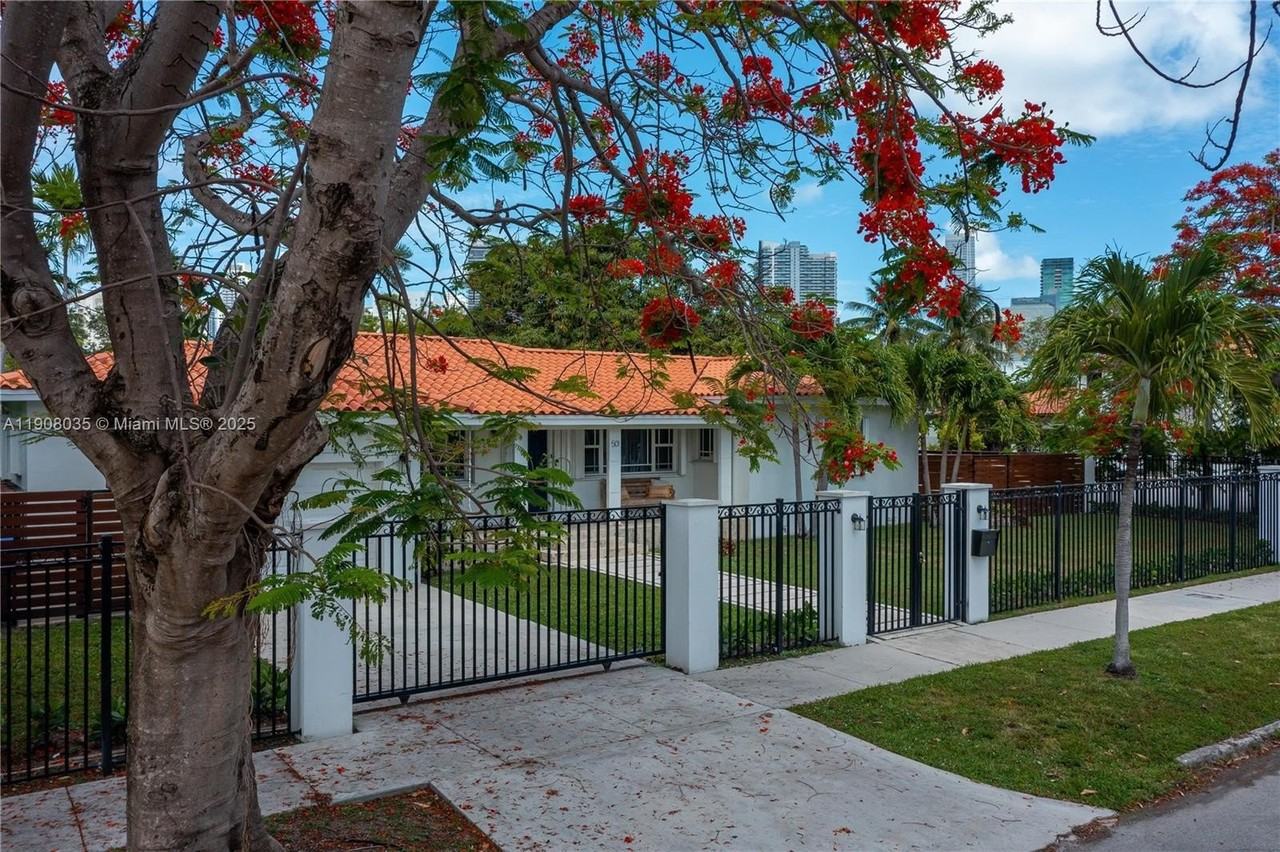 501 Sw 19th Rd #0 - Photo 2 of 50