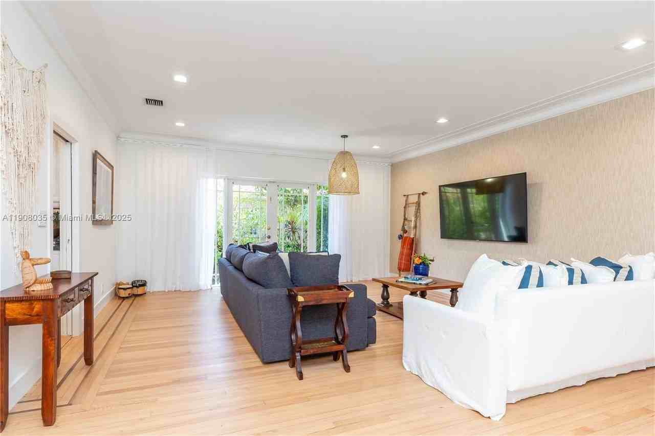 501 Sw 19th Rd #0 - Photo 6 of 50