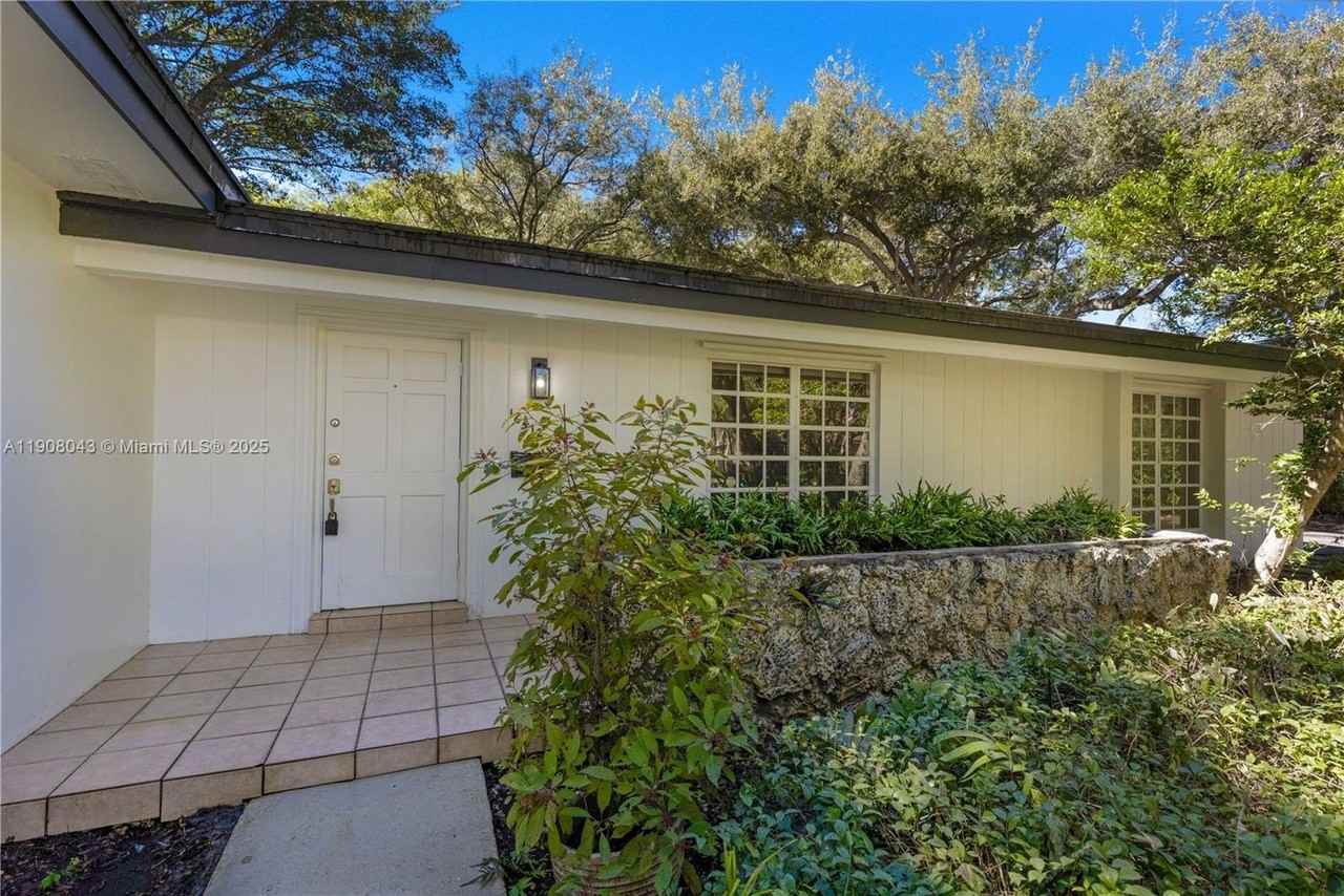 16412 Sw 74th Ct - Photo 2 of 40