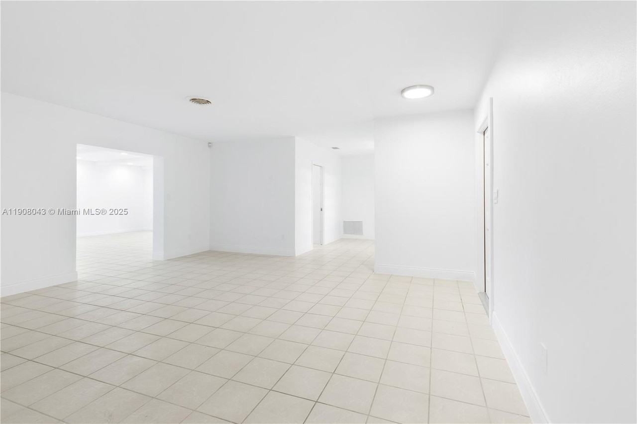 16412 Sw 74th Ct - Photo 4 of 40