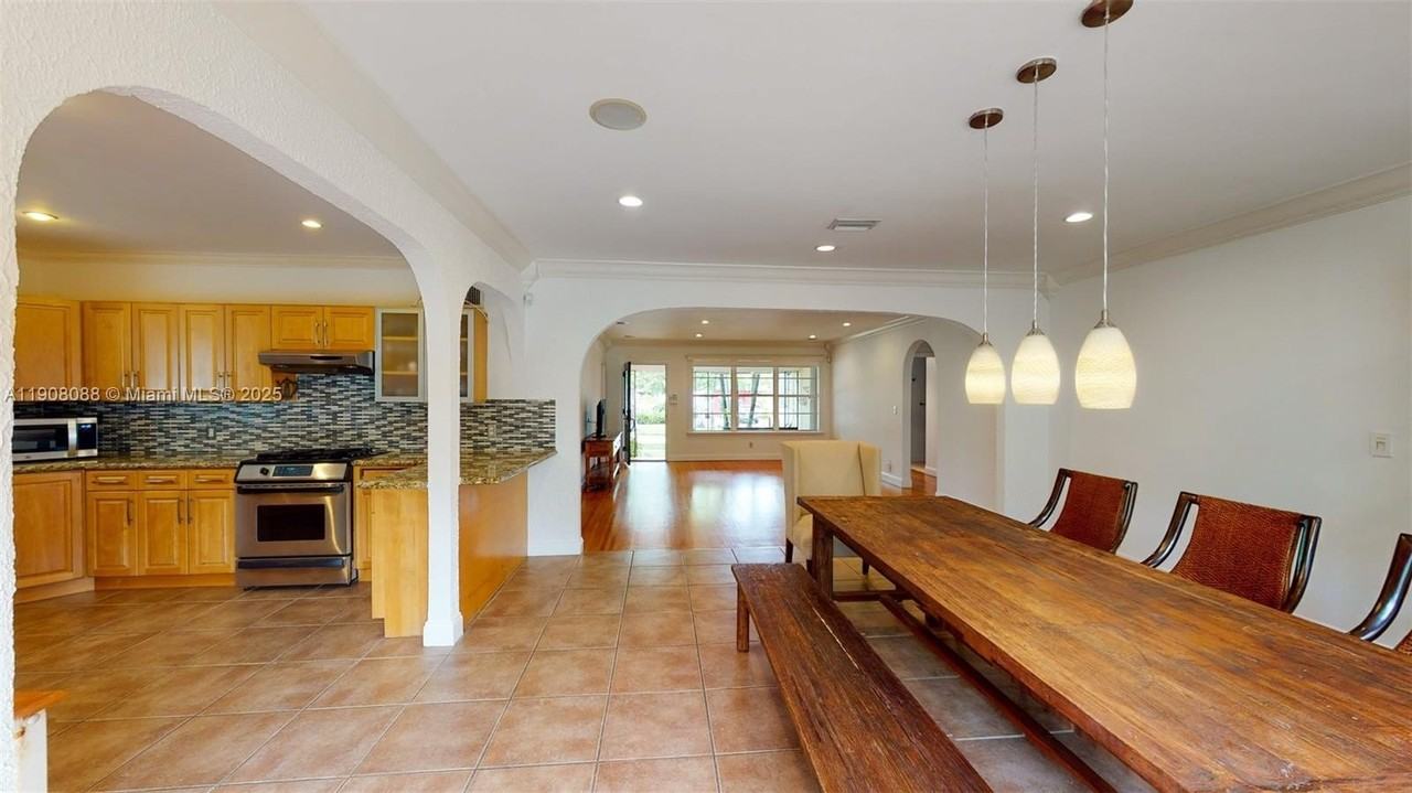 7222 Trouville Esplanade - Photo 4 of 18