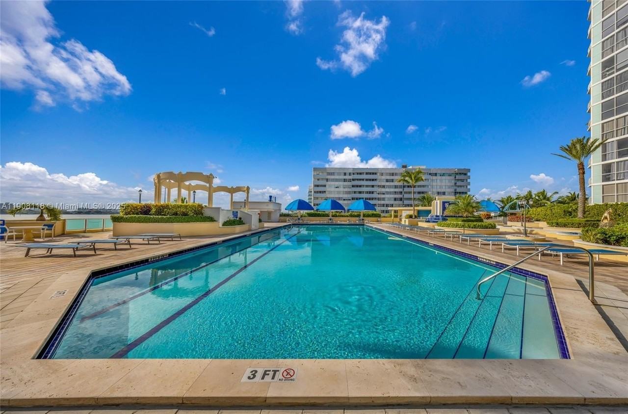 7601 E Treasure Dr #510 - Photo 5 of 28