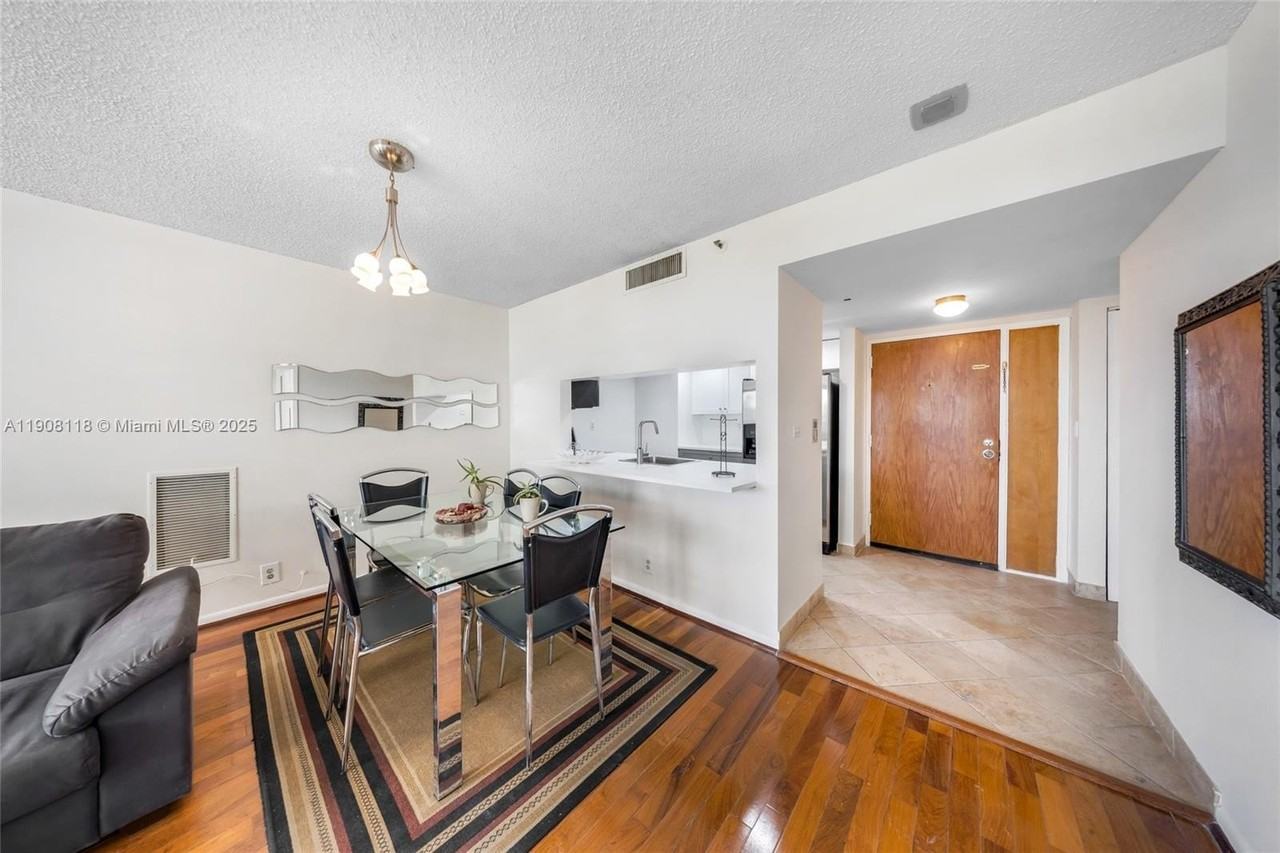 7601 E Treasure Dr #510 - Photo 7 of 28