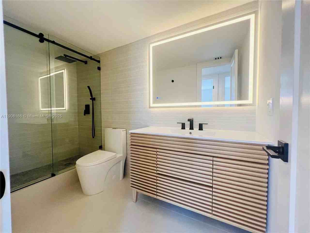 201 Jefferson Ave #4C - Photo 4 of 13