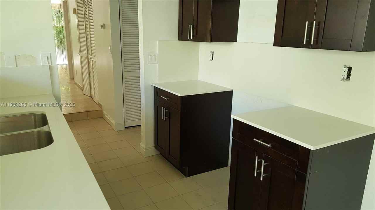 12322 Sw 148th Ter #12323 - Photo 5 of 19