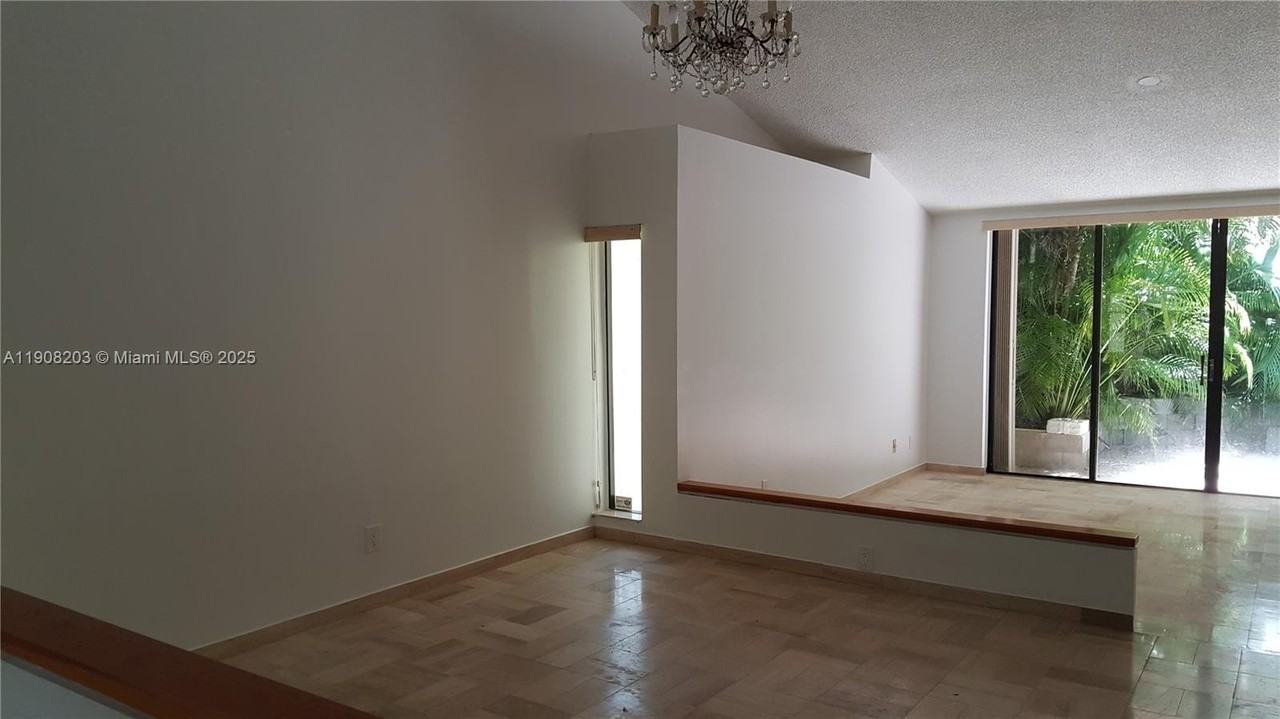 12322 Sw 148th Ter #12323 - Photo 6 of 19