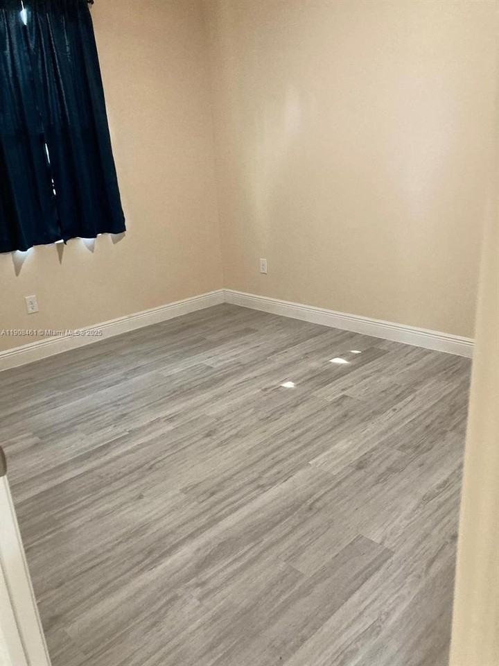 2013 Odessa Cir #1 - Photo 3 of 6