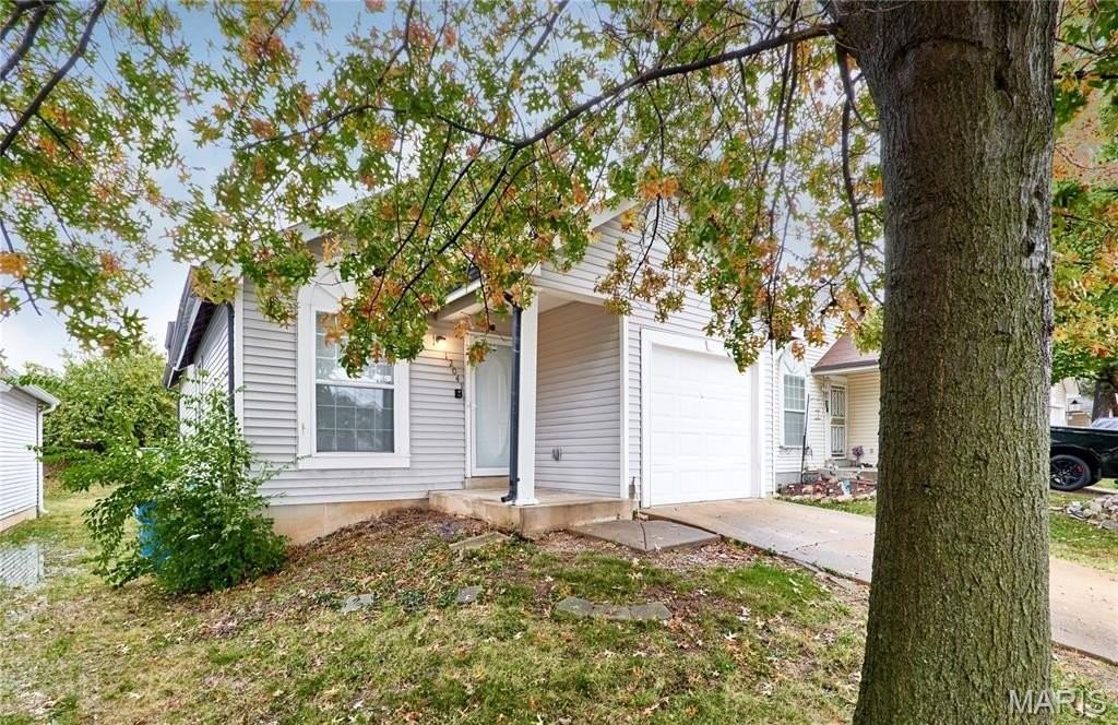 12041 Victorian Village Court - Photo 3 of 27