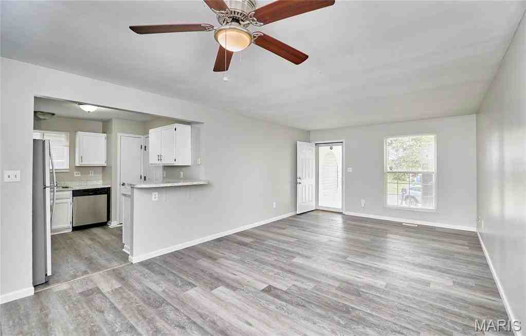 12041 Victorian Village Court - Photo 4 of 27