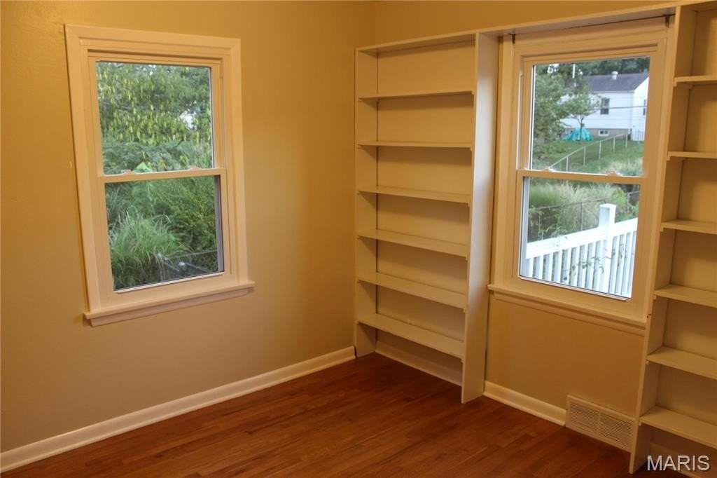 10832 Three Court Drive - Photo 6 of 10