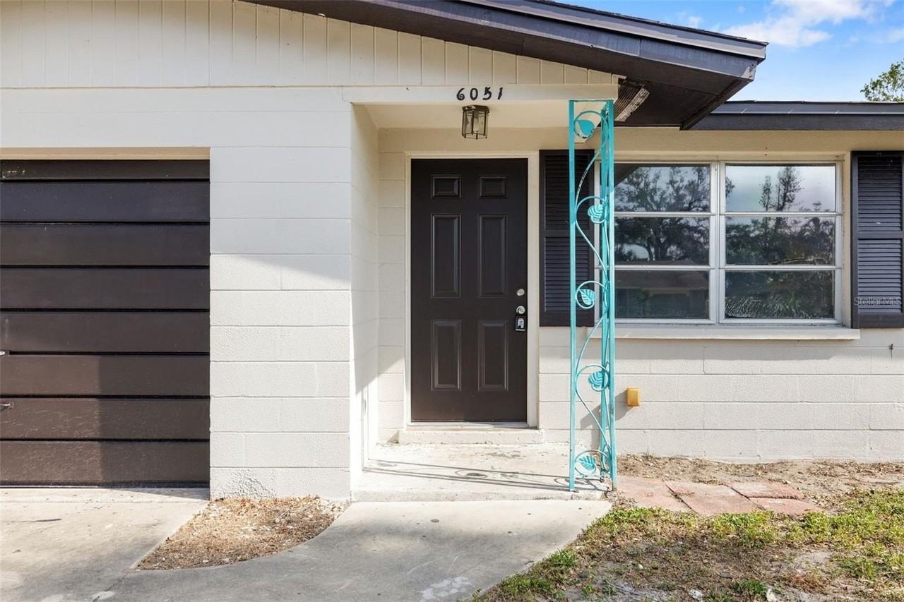 6051 Carlton Avenue - Photo 4 of 26