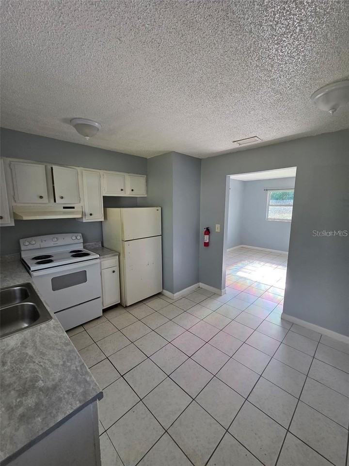 401 Hibiscus Ave - Photo 7 of 9