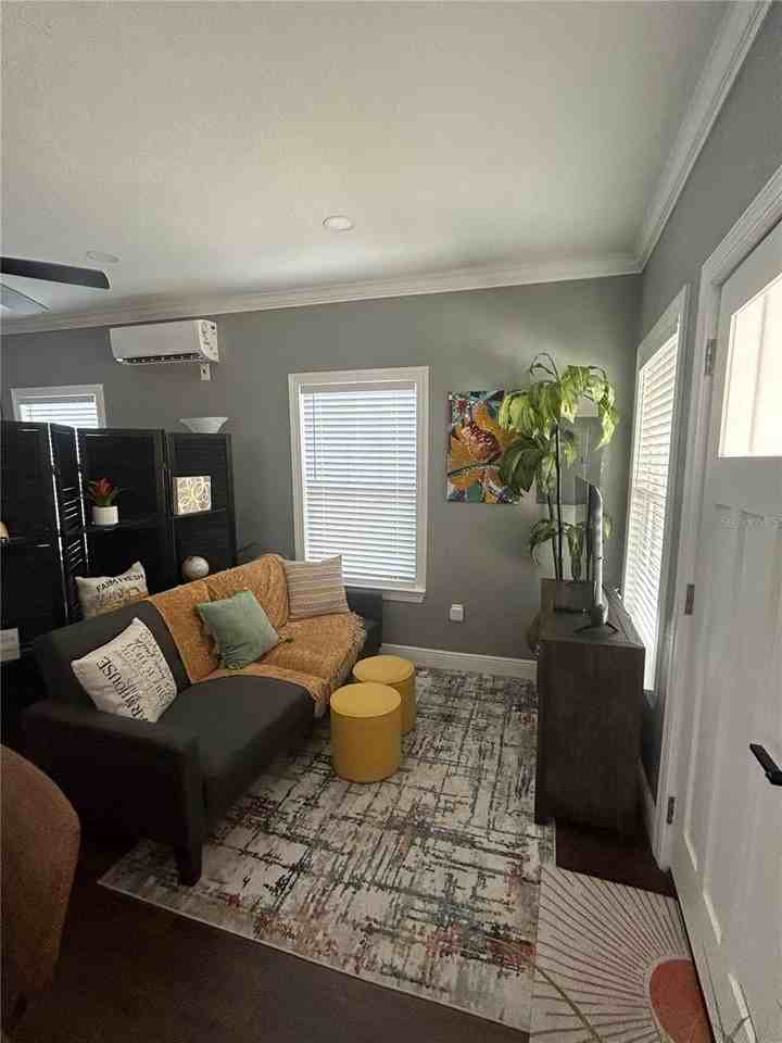 315 Nw 4th Pl - Photo 2 of 7