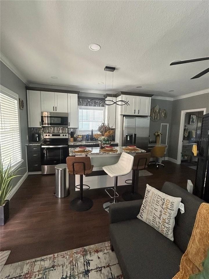 315 Nw 4th Pl - Photo 3 of 7