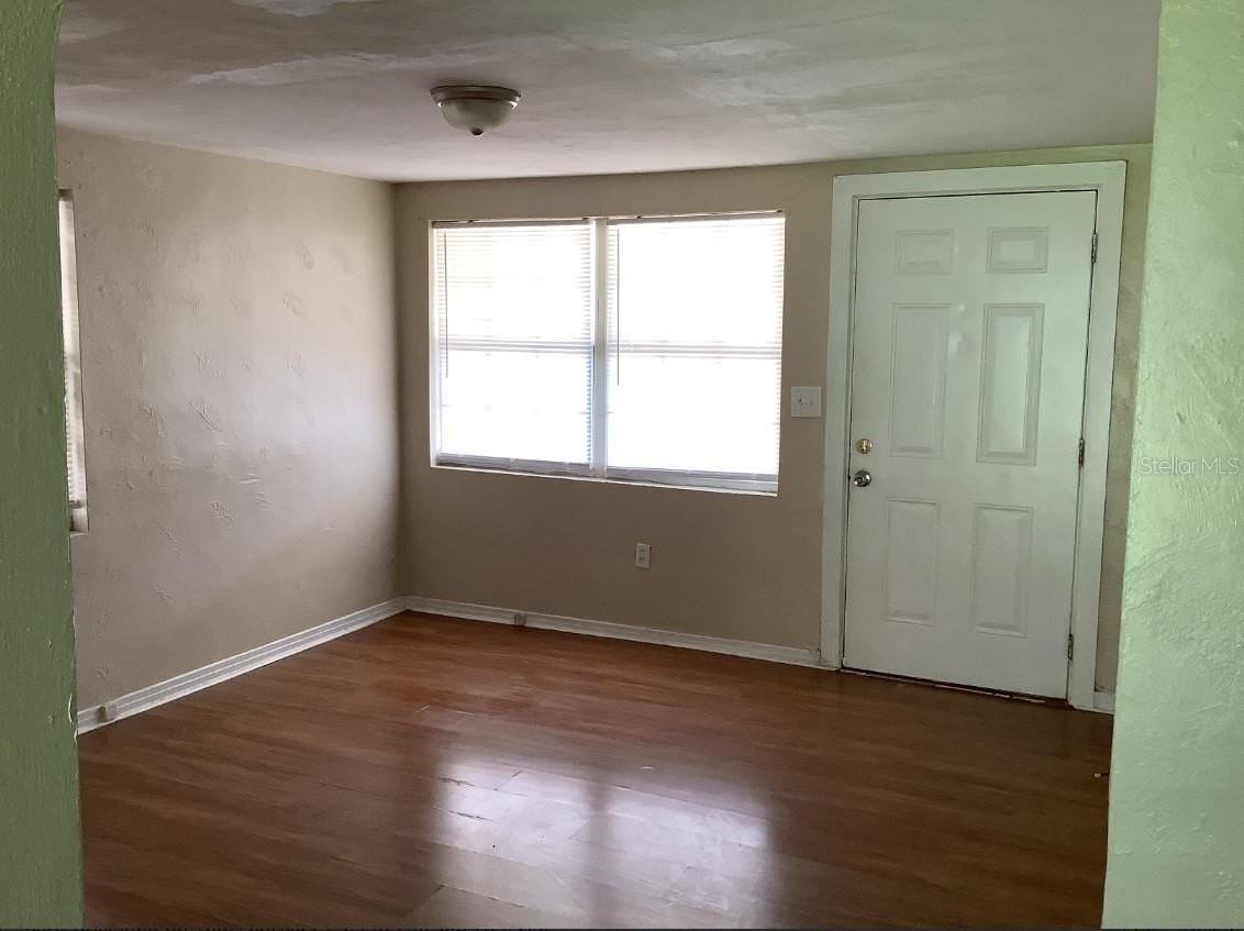 2712 Vermont Ave - Photo 4 of 5