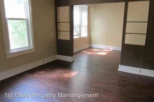 835 Poplar St - Photo 2 of 3