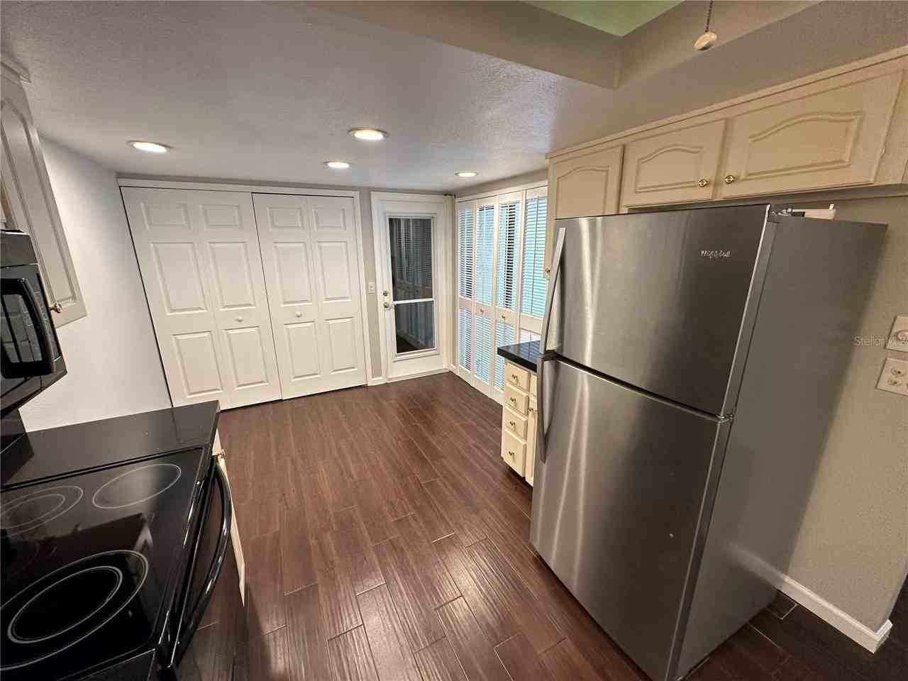 1539 Pickwood Ave - Photo 7 of 16