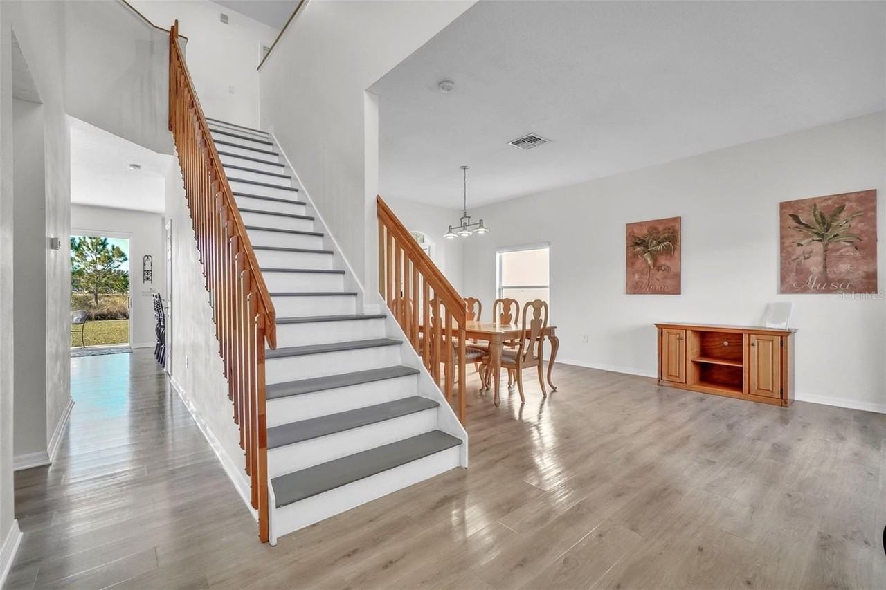 9826 Heron Pointe Dr - Photo 4 of 39