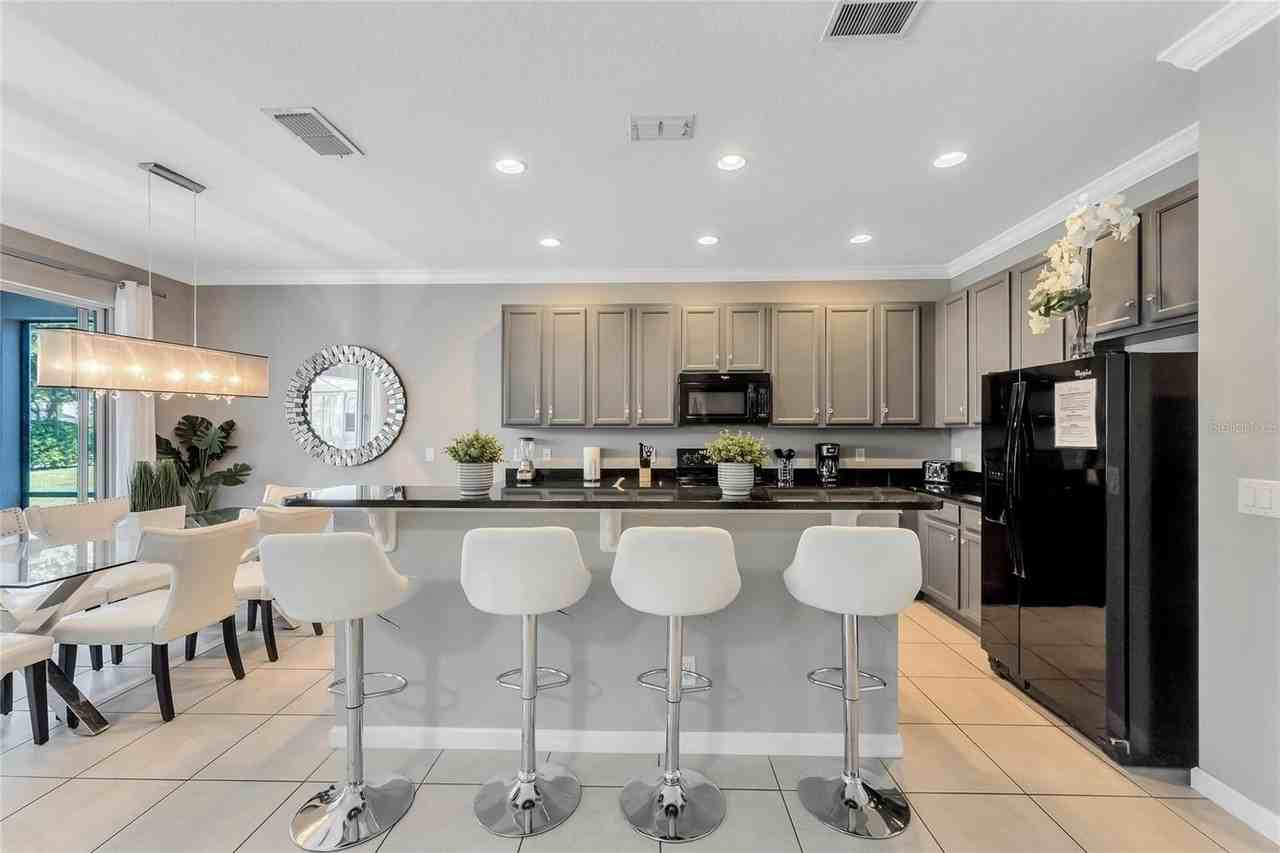 4348 Acorn Ct - Photo 3 of 33