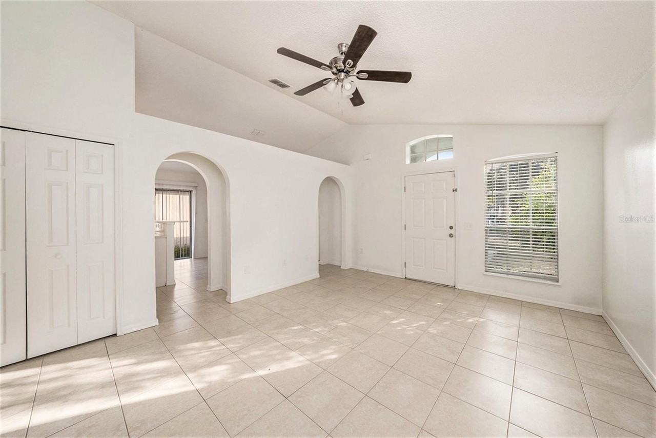 1020 Brenton Leaf Dr - Photo 5 of 25