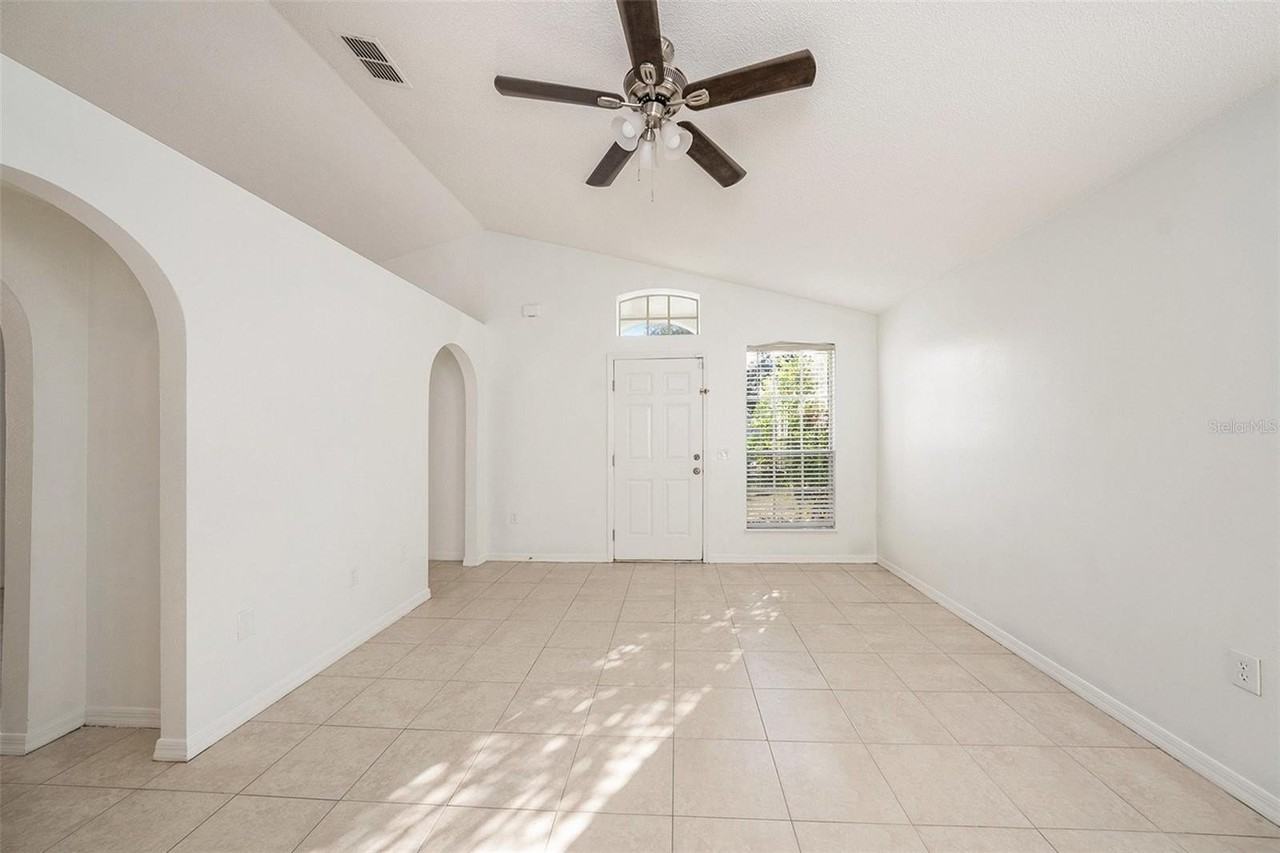 1020 Brenton Leaf Dr - Photo 7 of 25