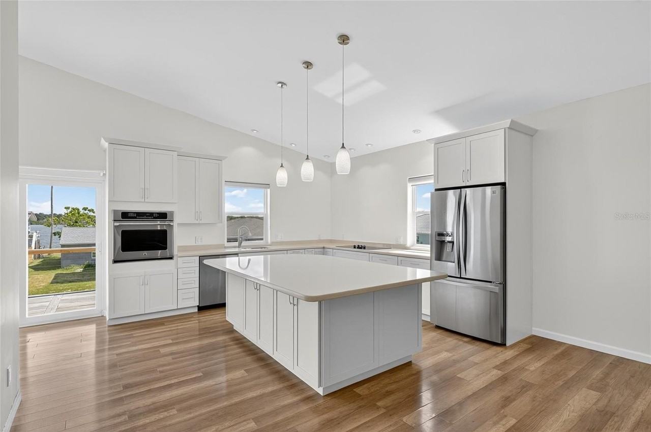 775 182nd Avenue East - Photo 7 of 39