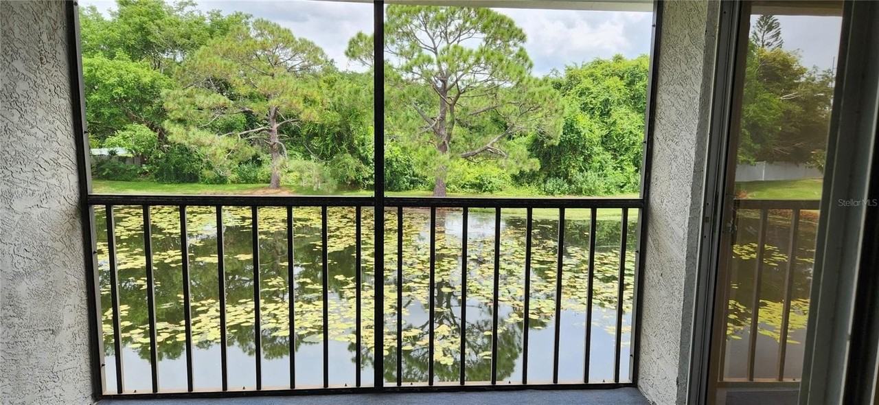 11201 122nd Ave #L232 - Photo 3 of 32