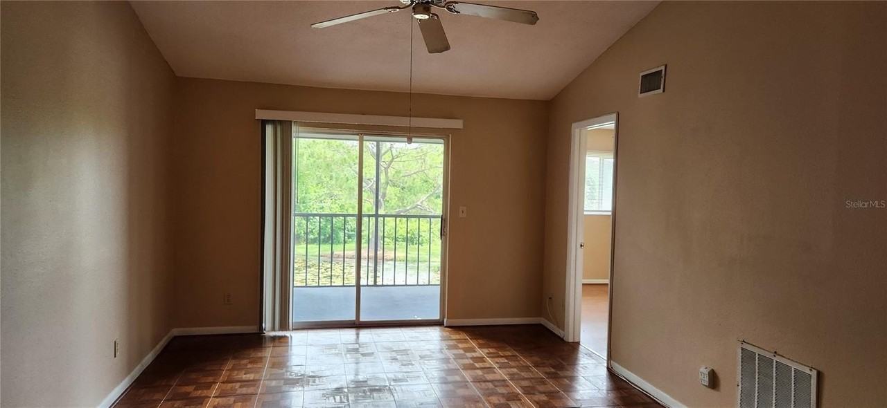 11201 122nd Ave #L232 - Photo 7 of 32