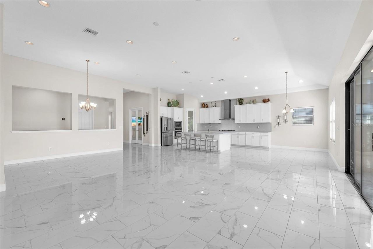 11305 Hawks Fern Dr - Photo 4 of 31