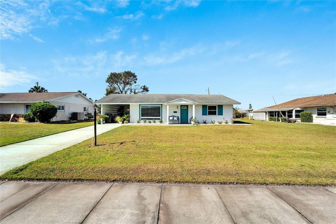 1216 Hacienda Dr - Photo 4 of 50