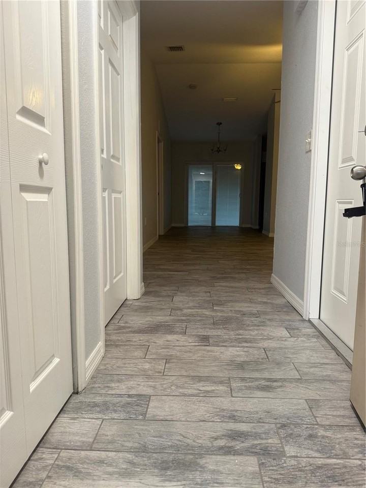 2596 Landover Blvd - Photo 4 of 16