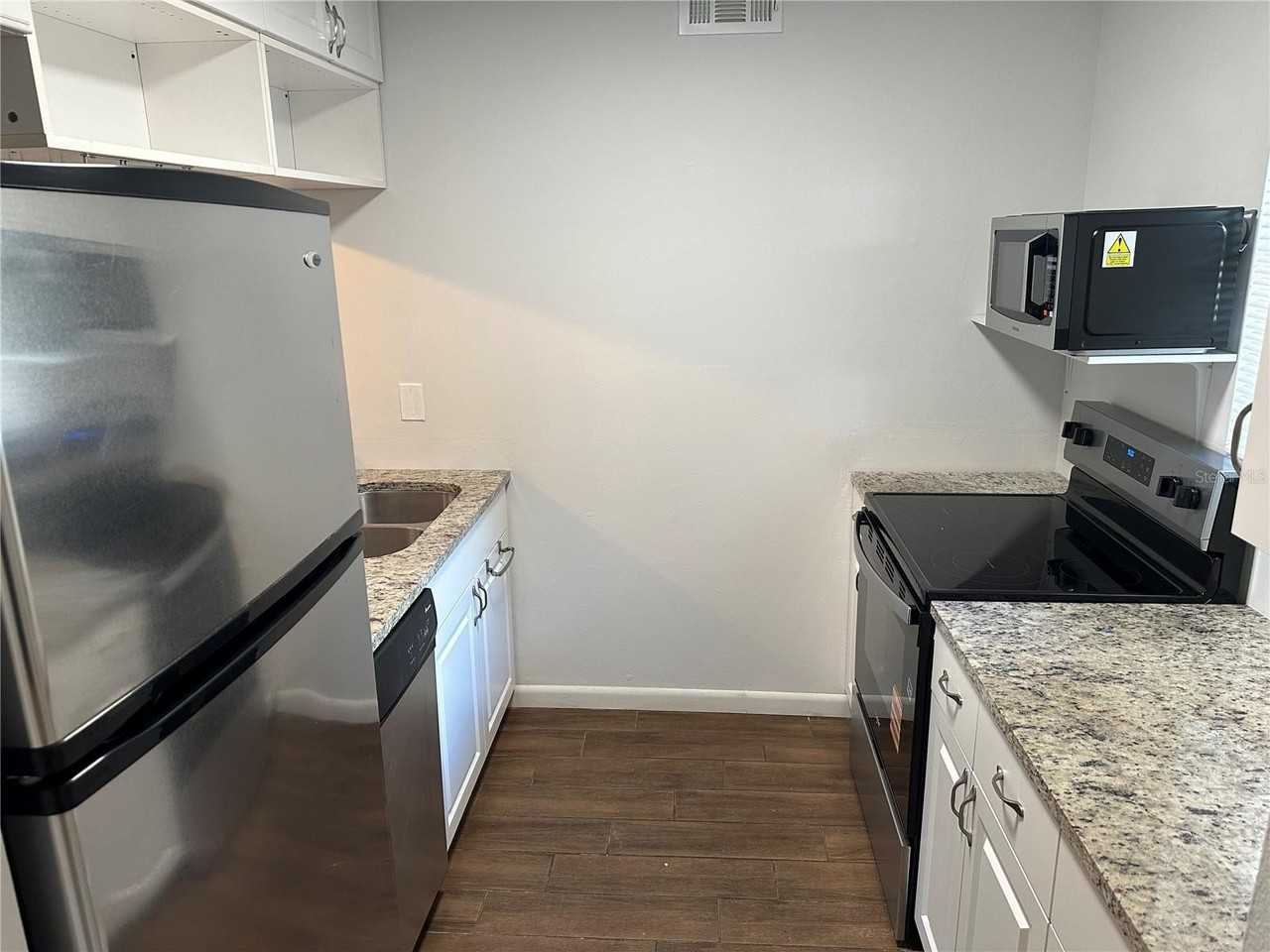 10453 Carrollbrook Circle #122 - Photo 3 of 17