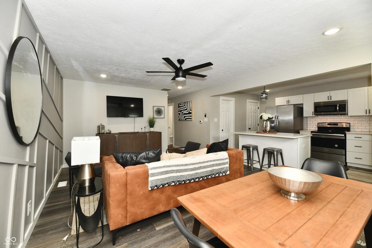 1929 Prospect St - Photo 3 of 35