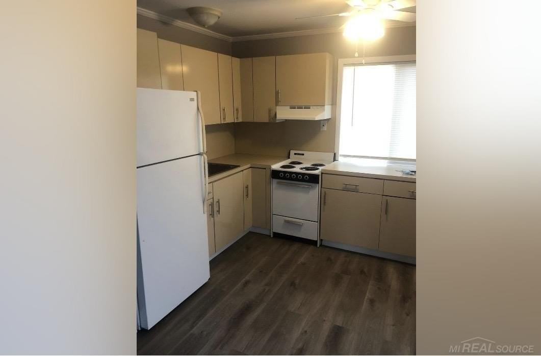 124 Mark Dr - Photo 2 of 7