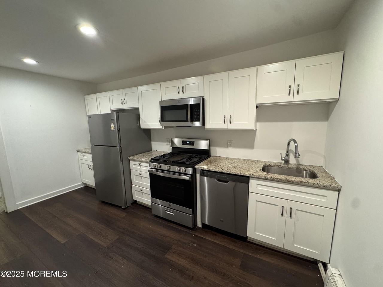 346 Chelsea Avenue - Photo 3 of 10