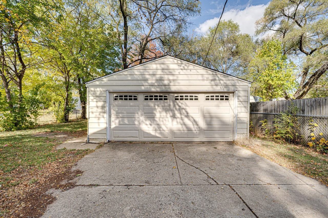 1823 Overdene Ave - Photo 4 of 16