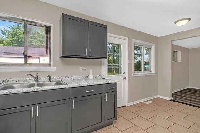 1512 Lincoln Pl - Photo 7 of 20