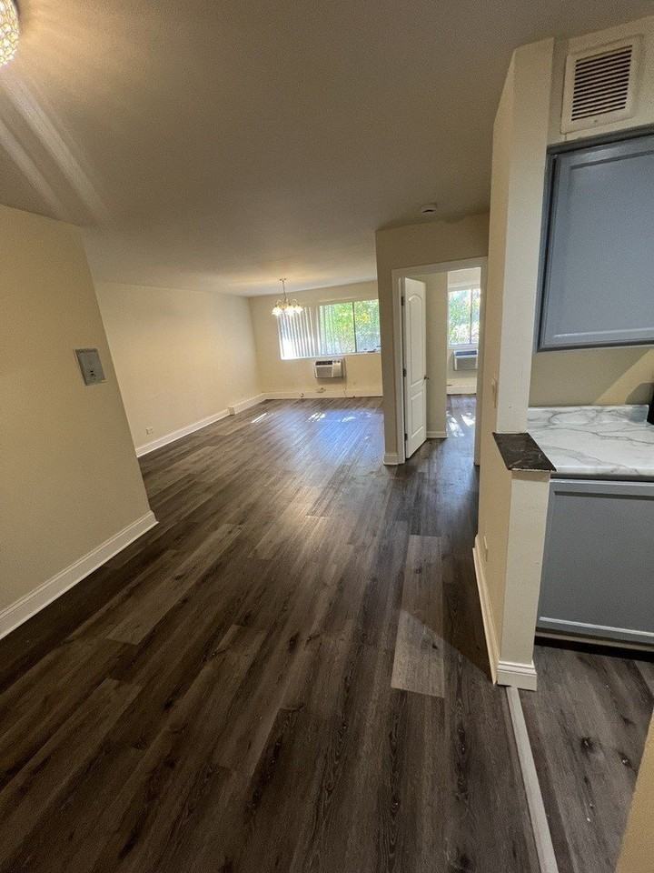 1471 Winslowe Drive #103 - Photo 4 of 9