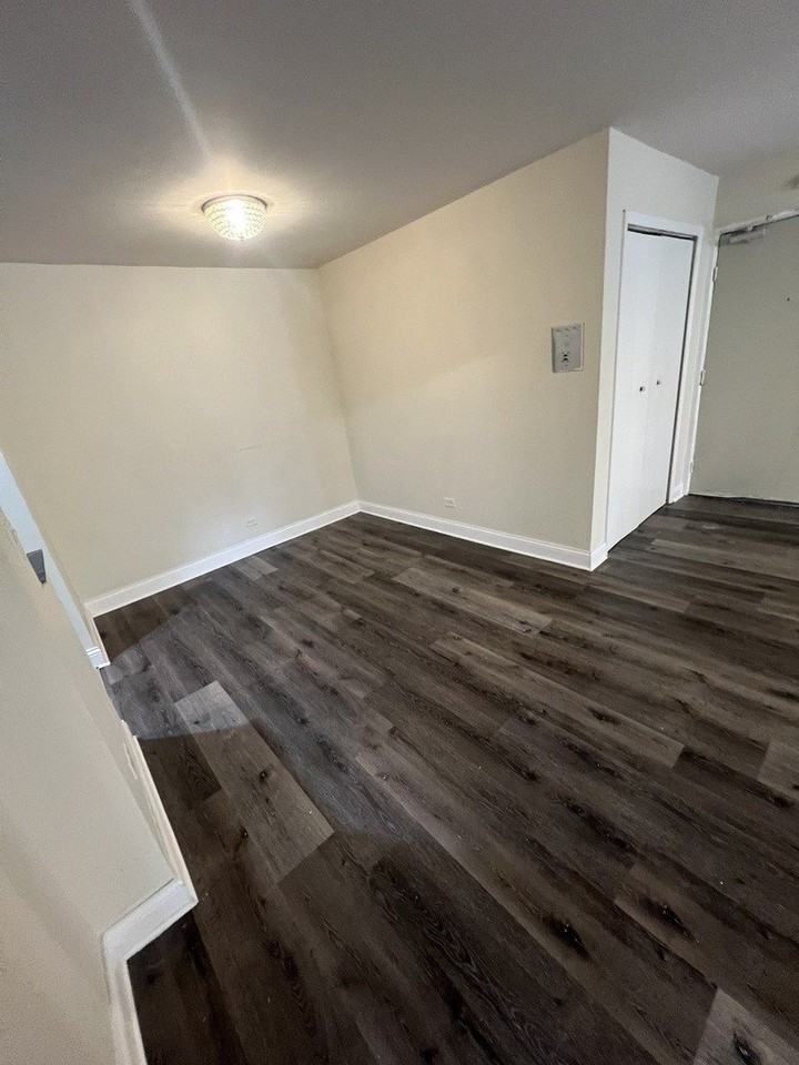 1471 Winslowe Drive #103 - Photo 5 of 9