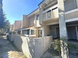 featured image of 2466 Fairbrook Way