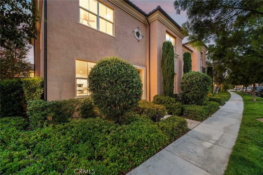 111 Henson - Photo 2 of 24