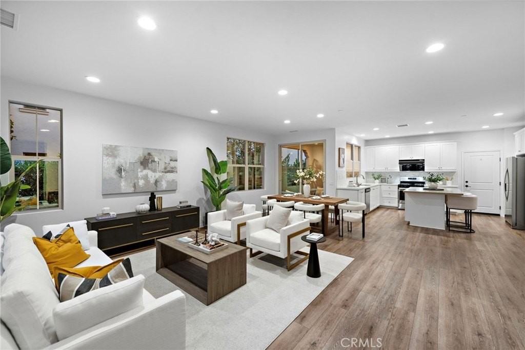 111 Henson - Photo 3 of 24