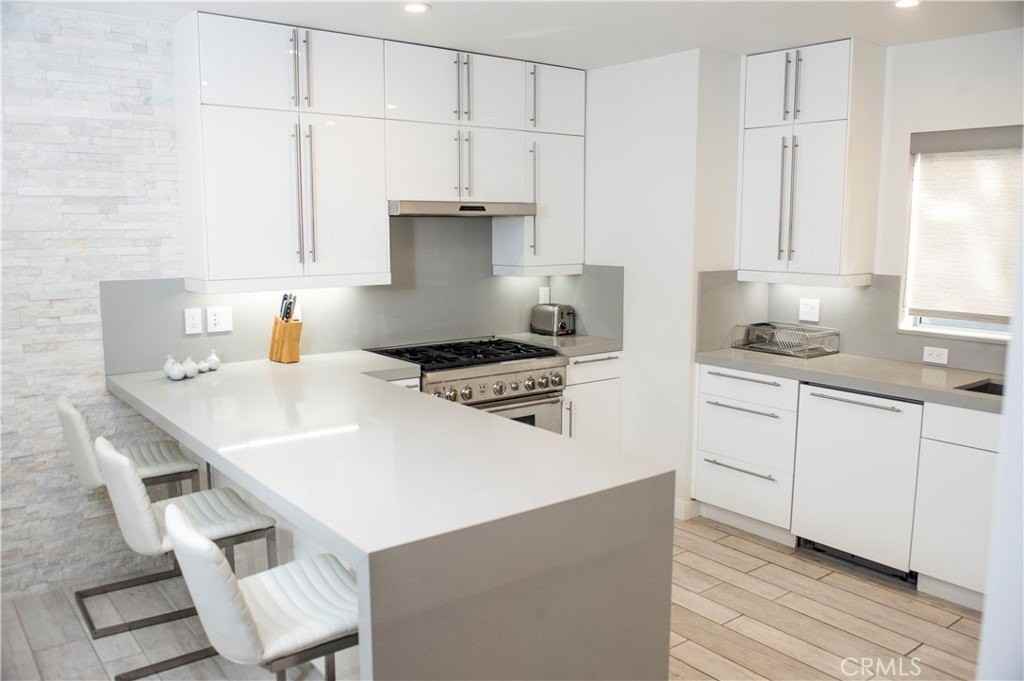 947 4th St #D - Photo 5 of 12